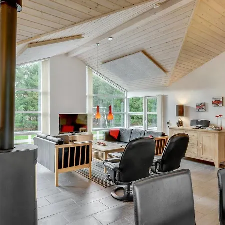 Holiday home Nani - 900m From The Sea In Nw Jutland By Interhome