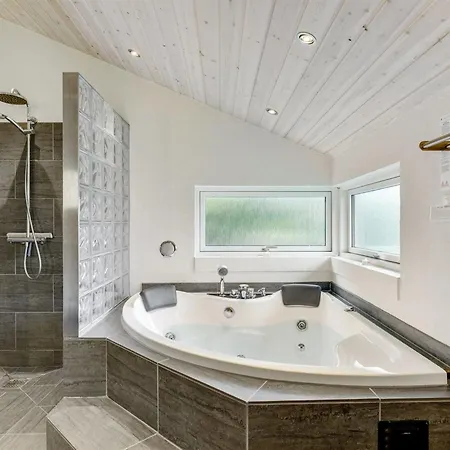 Nani - 900m From The Sea By Interhome Feriehus *